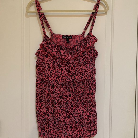 Pink leopard print ruffled tank top - Picture 1 of 3